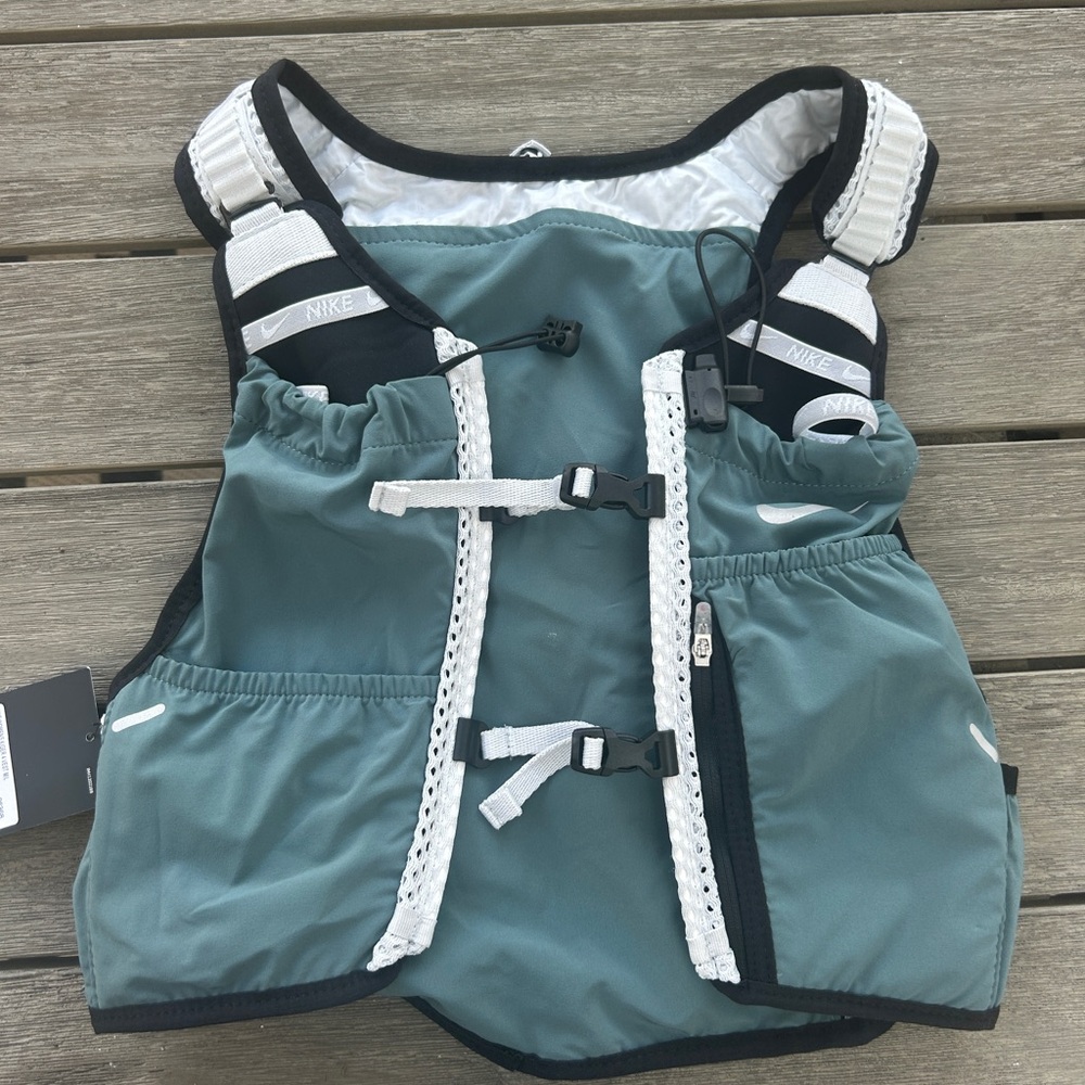 Nike Women’s Kiger Vest 4